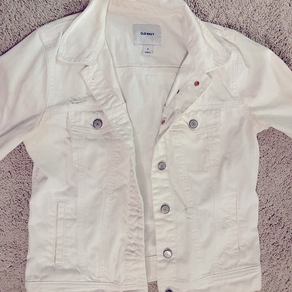 Cute (lightly) distressed white jean jacket - Picture 4 of 5